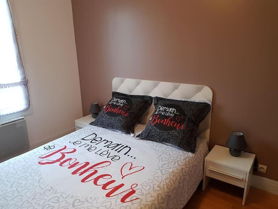 Le Refuge Des Corderies Apartment Blois Bagian luar foto