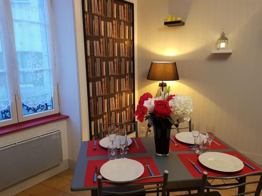 Le Refuge Des Corderies Apartment Blois Bagian luar foto