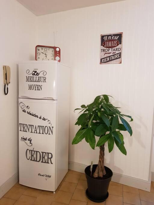 Le Refuge Des Corderies Apartment Blois Bagian luar foto
